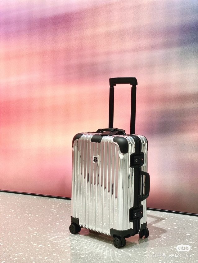 Rimowa & Moncler Suitcase — réplique – Image 5