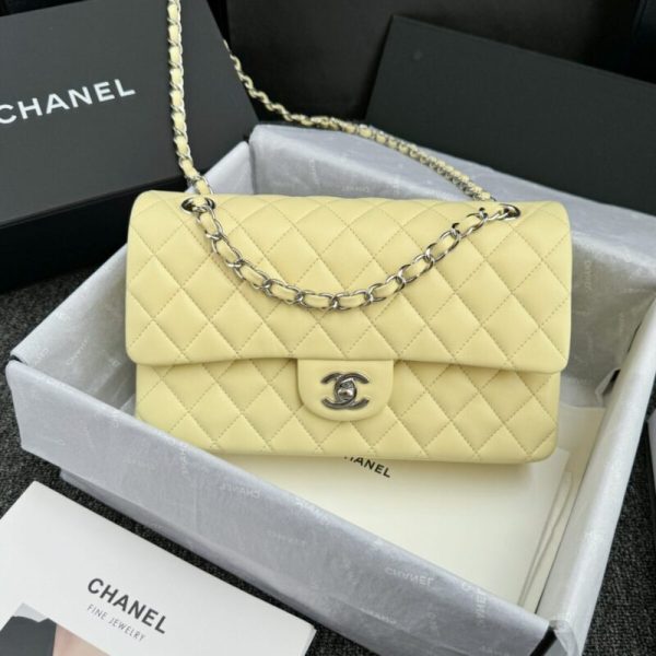 CHANEL Classic Flap 25cm jaune — réplique