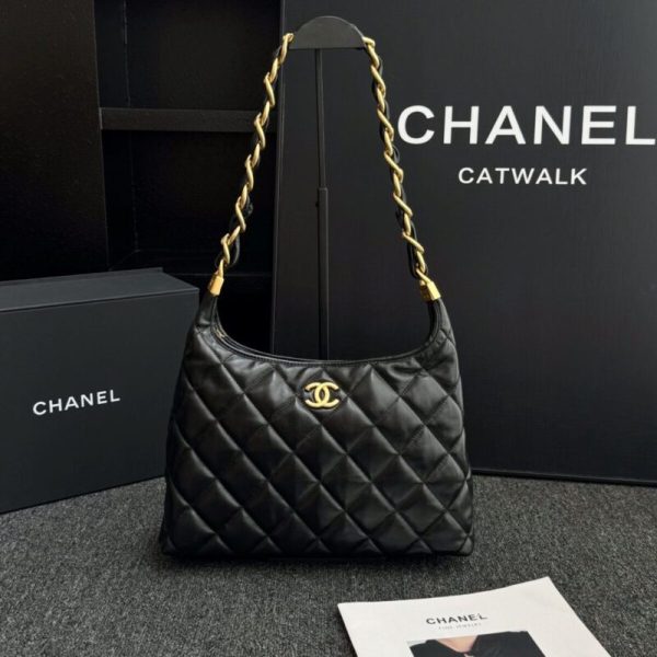 CHANEL 24a Hobo grand format noir — réplique
