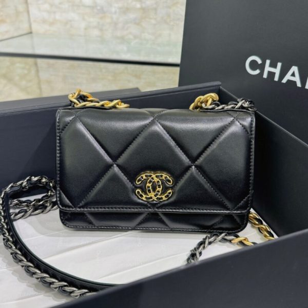 CHANEL 19 portefeuille on Chain noir — réplique