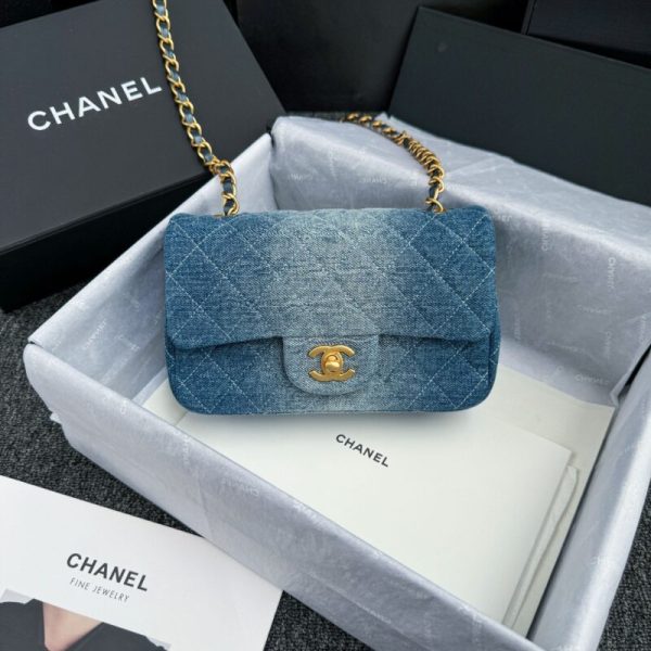 CHANEL Classic Flap 20cm Denim — réplique