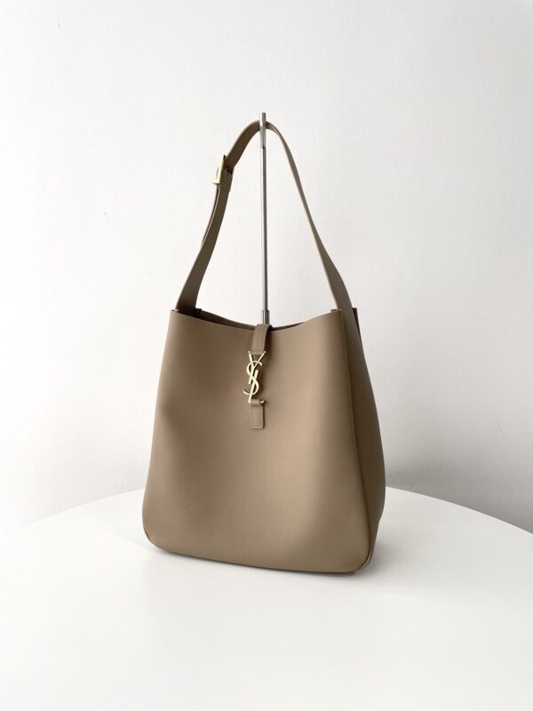 YSL Le 5 A 7 — réplique