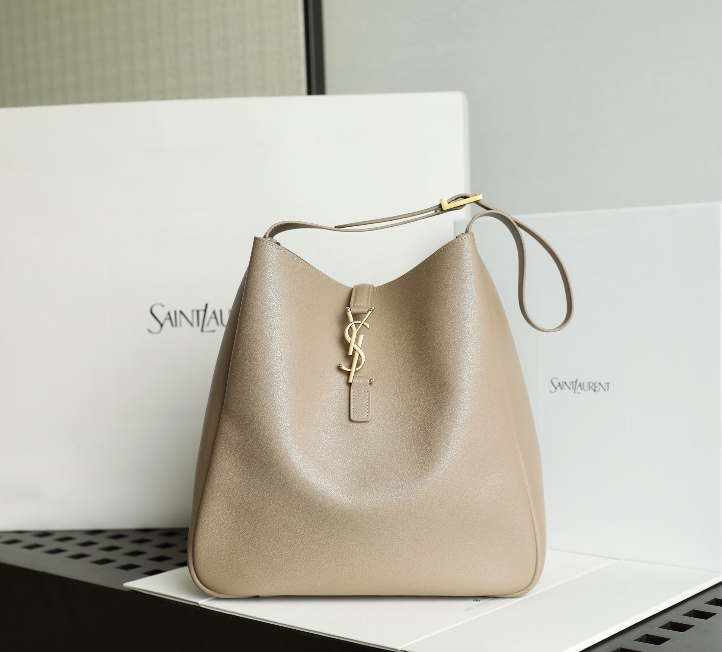 YSL Le 5 A 7 — réplique – Image 4